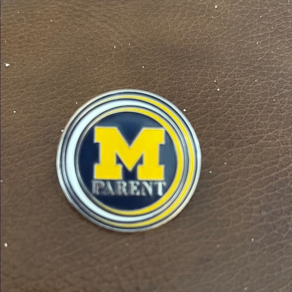 University Parent Pin - Blue and Yellow U of M Go Blue